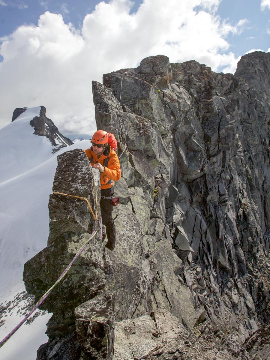 Mountain climbing course
